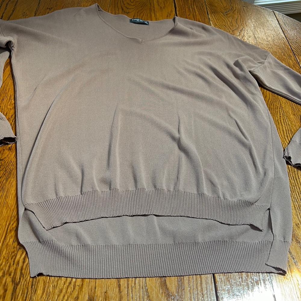 Sweet Lovely by Jen mauve/tan long sleeve sweater.  V-Neck, Size Medium-Large.